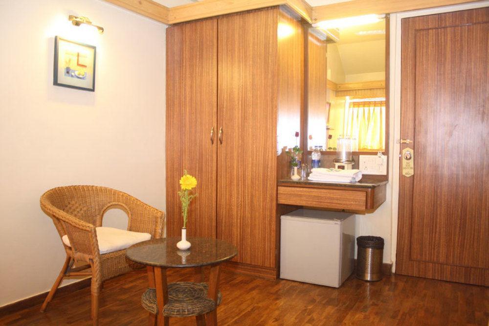 Treebo Trend Sahara Hotel Pune Exterior photo