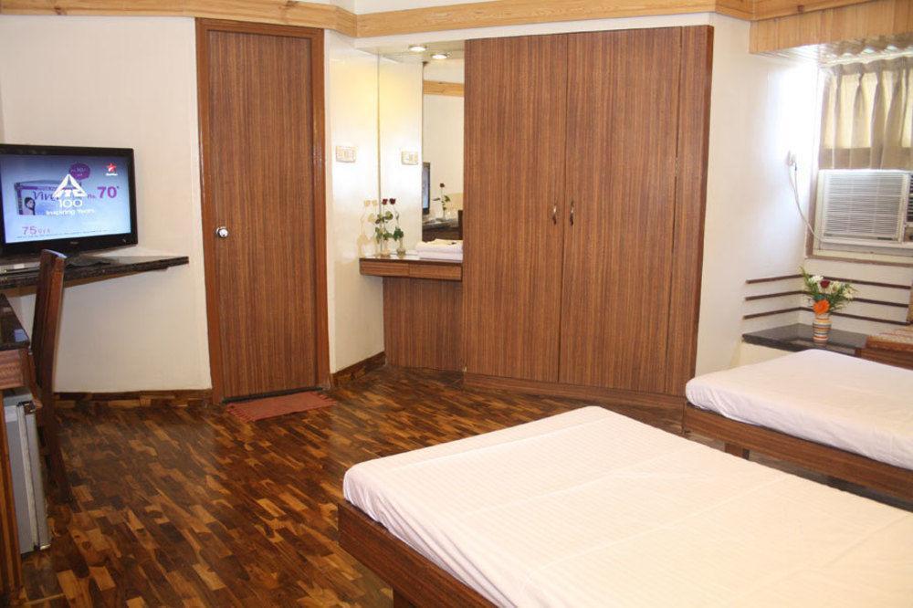 Treebo Trend Sahara Hotel Pune Exterior photo