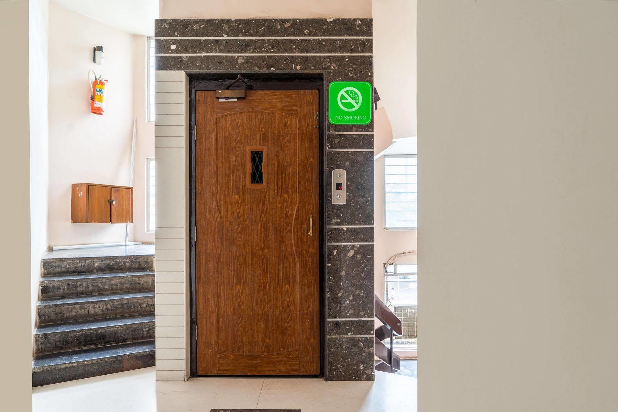 Treebo Trend Sahara Hotel Pune Exterior photo